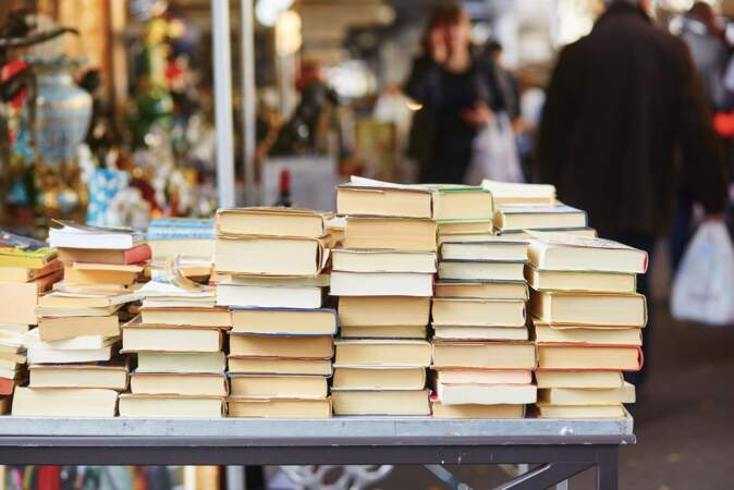 Vendre, donner, recycler… Que faire de ses vieux livres ?