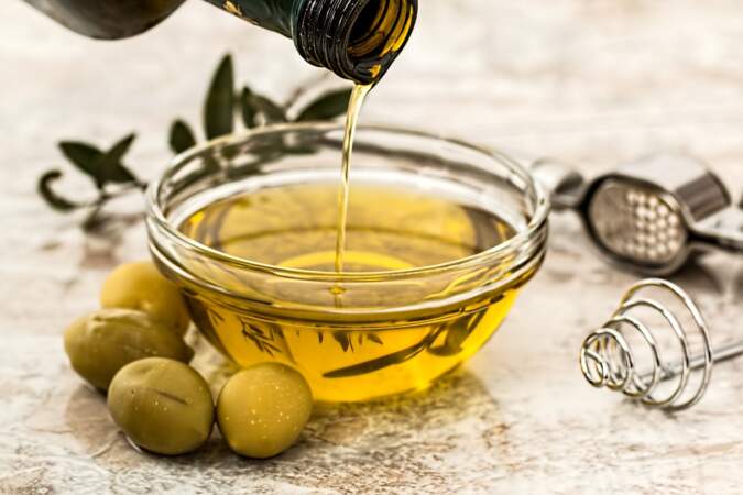 Utiliser l’huile d’olive plutôt que d’autres matières grasses 