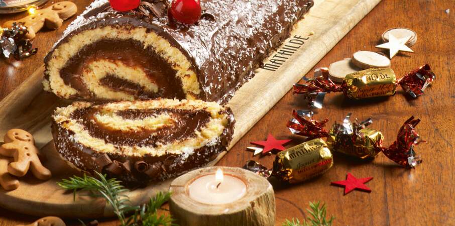 Bûche de Noël, ganache noire intense et crème de marron