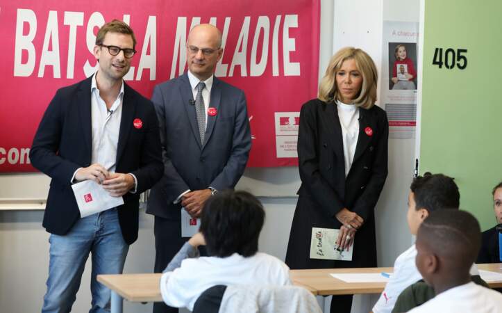 Brigitte Macron en tenue décontractée chic lors de la dictée d’ELA