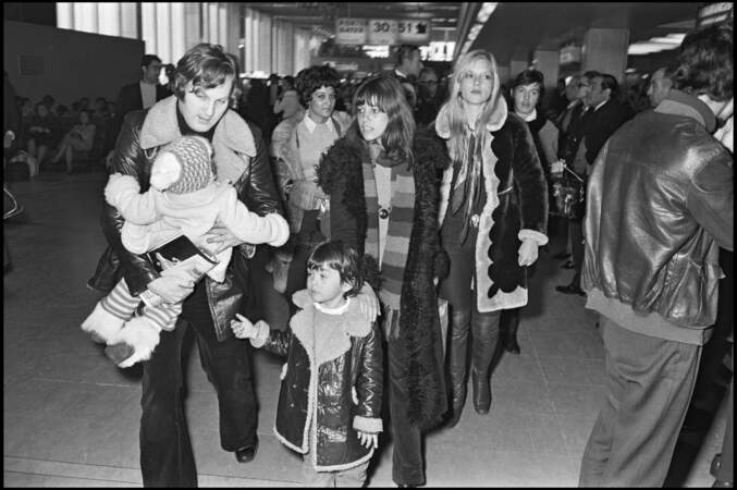 Chantal Goya, Jean-Jacques Debout et leurs enfants Clarisse et Jean-Paul en 1969.
