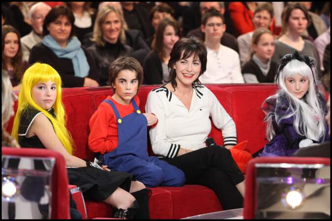 Lio et ses enfants en 2010 dans l'émission "Vivement dimanche"