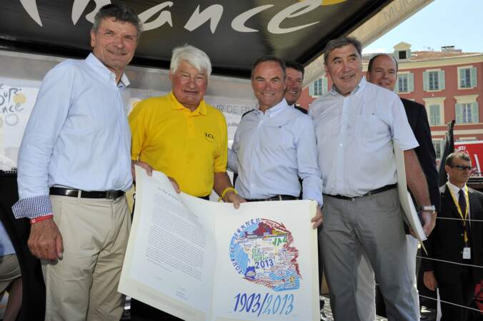 Christian Prudhomme, le directeur du Tour, Raymond Poulidor, Bernard Hinault et Eddy Merckx sont à Nice, le 2 Juillet 2013, pour assister au départ de l'épreuve de cyclisme du contre la montre par équipe dans le cadre du 100ème du Tour de France en 2013.