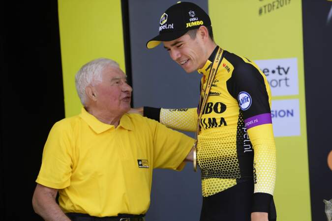 Raymond Poulidor et Wout Van Aert après la 2ème étape du Tour de France 2019 à Bruxelles le 7 juillet 2019.