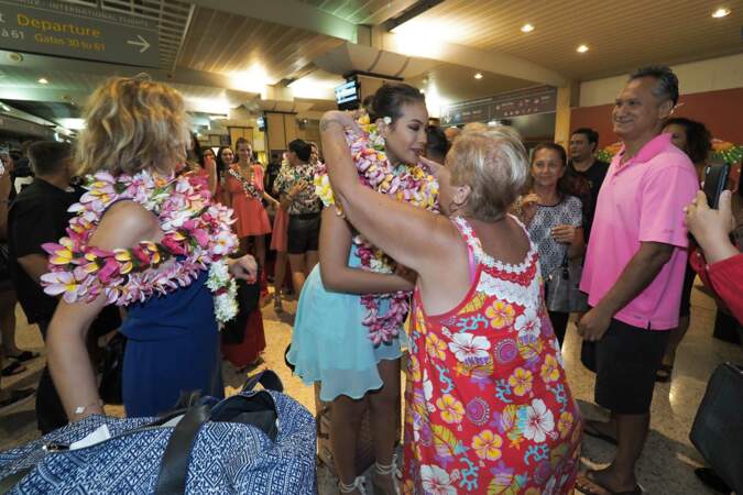 Vaimalama Chaves, Miss France 2019, à l'arrivée à l'aéroport de Papeete.