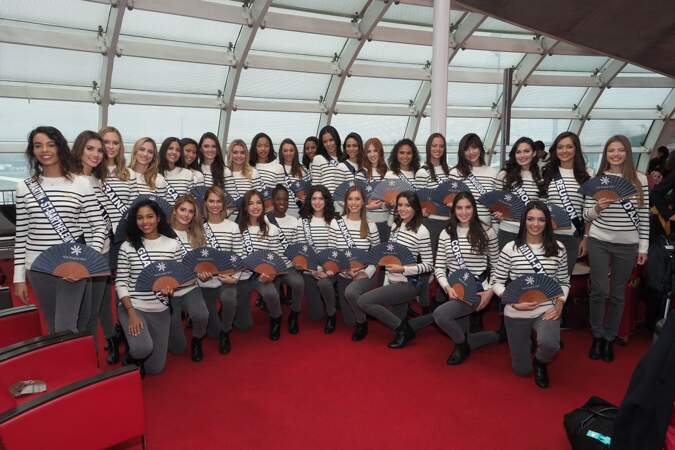 Les Miss régionales à l'aéroport Roissy Charles-de-gaulle pour prendre l'avion en partance pour Tahiti le 17 novembre 2019.