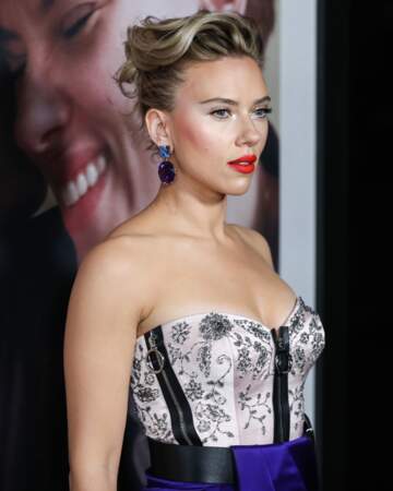 Le chignon vaporeux de Scarlett Johansson