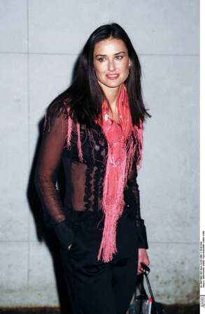 Demi Moore renoue avec les cheveux longs en 1999