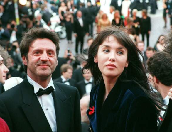 1994 : il est aperçu avec Isabelle Adjani avec laquelle il joue dans La Reine Margot