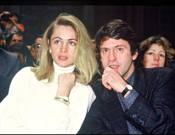 En 1987, il assiste à un défilé Dior avec Emmanuelle Béart, sa compagne