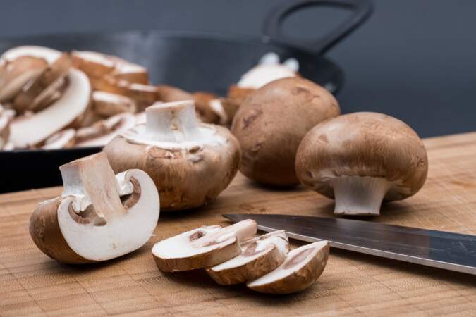 Comment nettoyer, éplucher et préparer des champignons ?