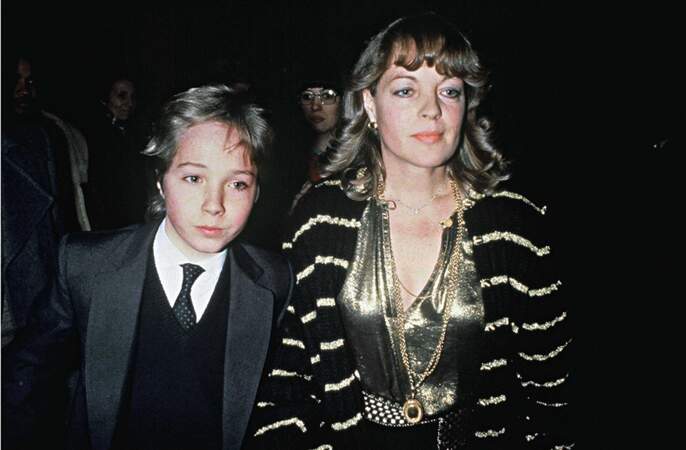 Romy Schneider (42 ans) et son fils David Meyen à la 6ème cérémonie des César, le 31 janvier 1981. Ce dernier décède, de manière accidentelle, le 5 juillet 1981.
