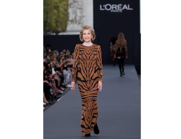 Jane Fonda a 80 ans en 2017 : elle défile pour L'Oréal Paris 