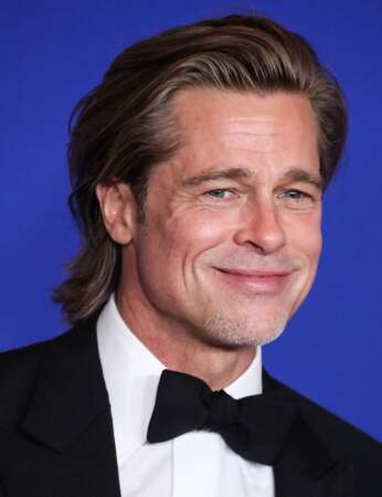 La coupe mi-longue de Brad Pitt 