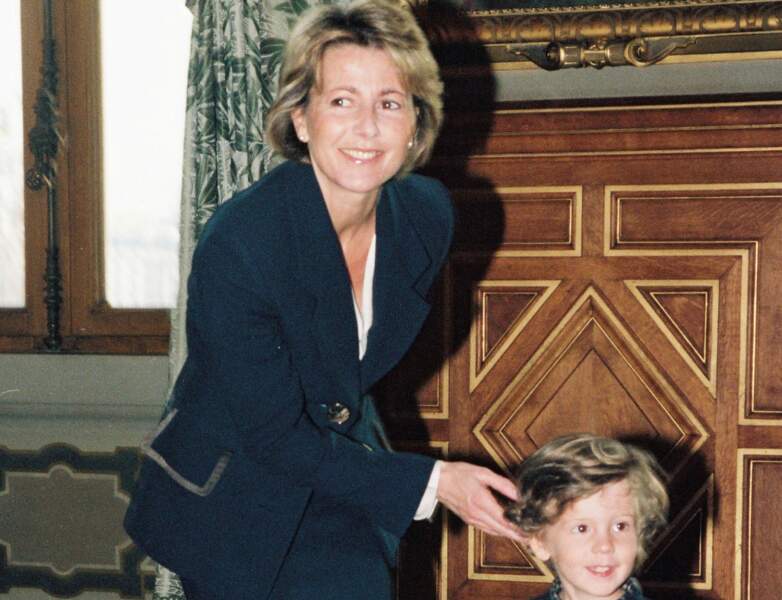 1998 : La célèbre présentatrice et son fils François