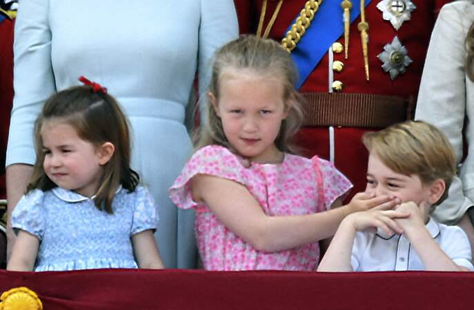 La princesse Charlotte (à gauche) le jour de la parade de Trooping of the Colour, à Bluckingham Palace, le 9 juin 2018.