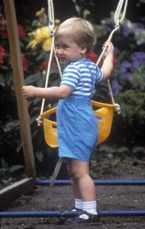 Le prince William fête son deuxième anniversaire au Palais de Kensington, le 12 juin 1984.