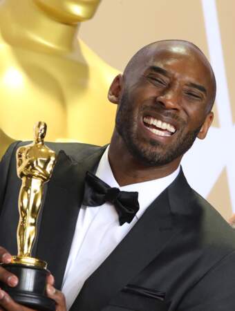 Kobe Bryant (Oscar du meilleur court-métrage d'animation)  lors de la 90e cérémonie des Oscars 2018 au théâtre Dolby à Los Angeles, le 4 mars 2018.