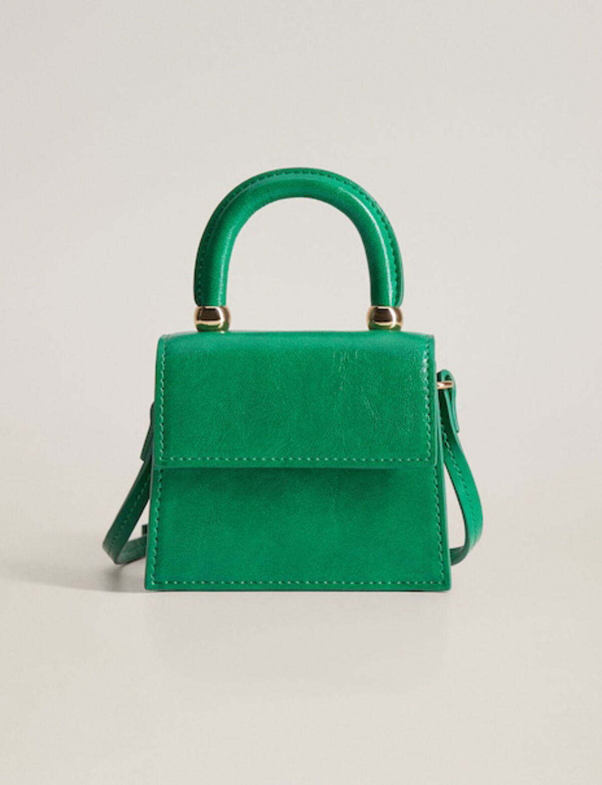 Tendance mini-sac : 15 mod?�les styl?�s et originaux ?� adopter pour le printemps-?�t?� 2020 - Femme 