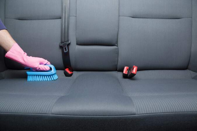 Pourquoi il faut nettoyer régulièrement les sièges de voiture