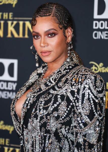 Beyoncé hydrate sa peau sèche avec le baume réparateur Eucerin