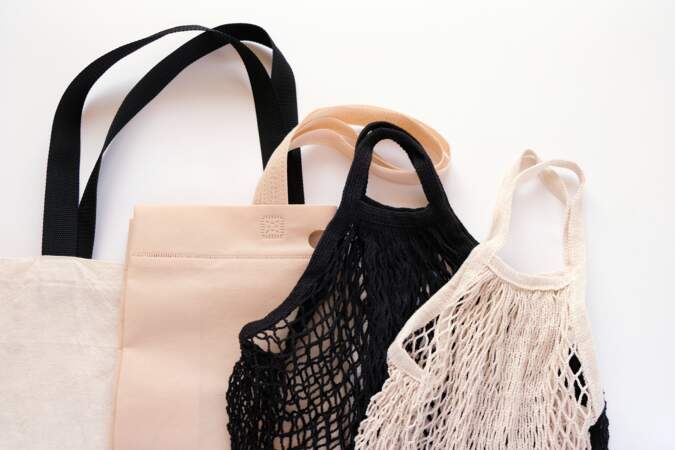 Comment nettoyer les sacs fourre-tout réutilisables pour les courses ?