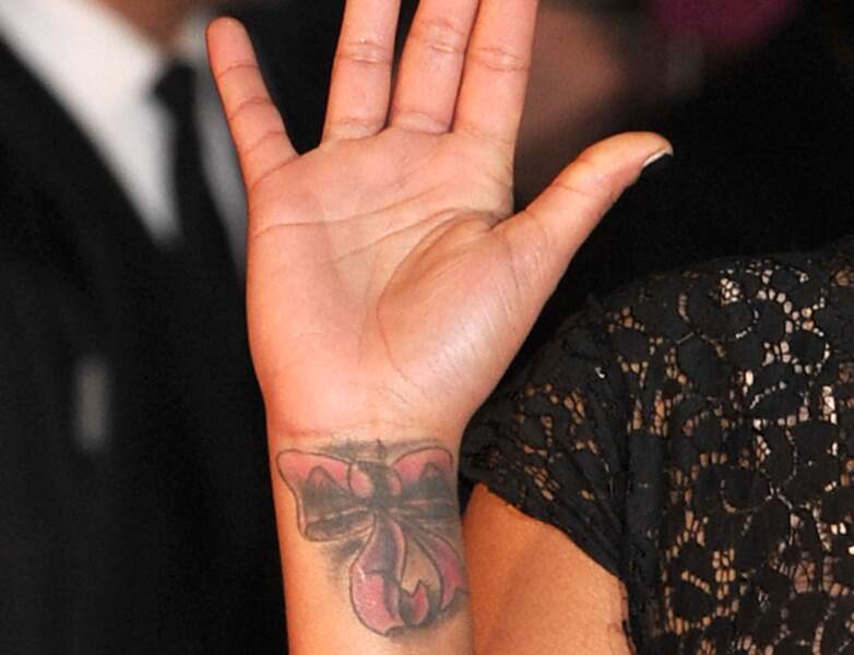 Le Tatouage De Amel Bent 20 célébrités qui ont des tatouages - Femme Actuelle