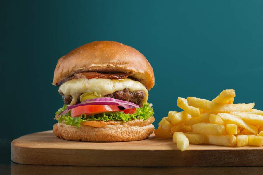Au boeuf, au poulet ou à la dinde : comment réussir un hamburger à l’américaine maison ?