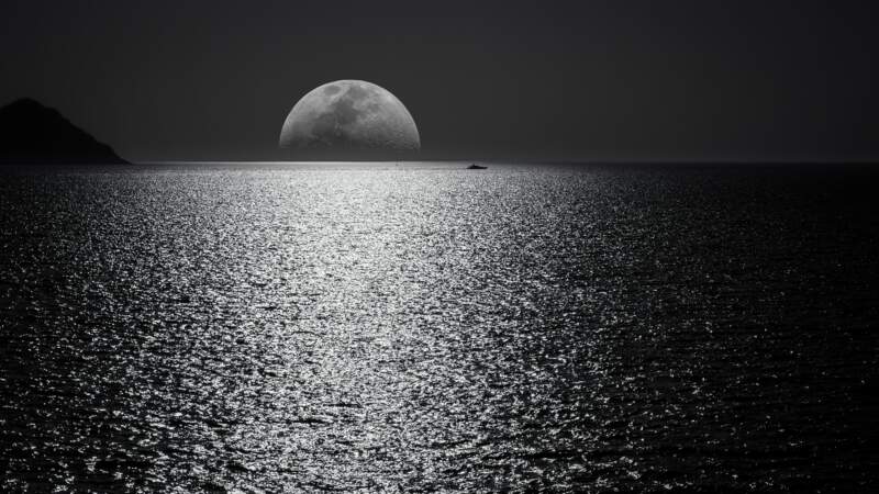 Pleine Lune : comment faire et utiliser de l’eau lunaire ?