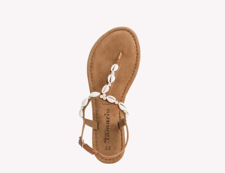 Sandales plates pour l'été : des sandales fines avec coquillages