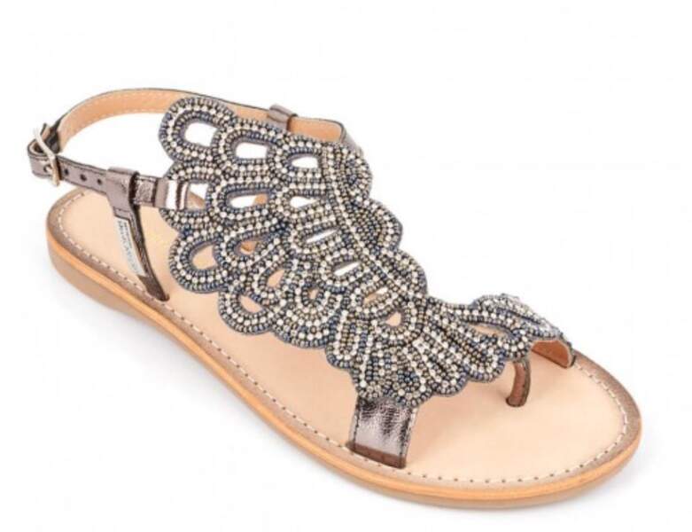 Sandales plates pour l'été : les sandales bijoux perlées