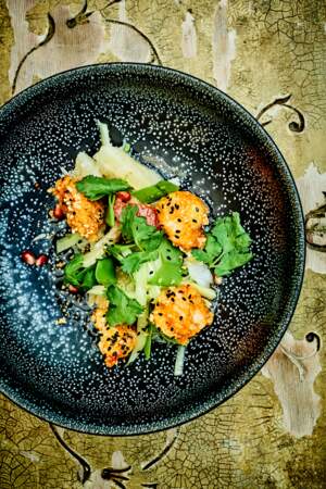 "Tous en cuisine” : la recette de la salade de crevettes croustillantes et crème épicée de Cyril Lignac