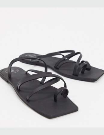 Sandales bout carré : noires et plates