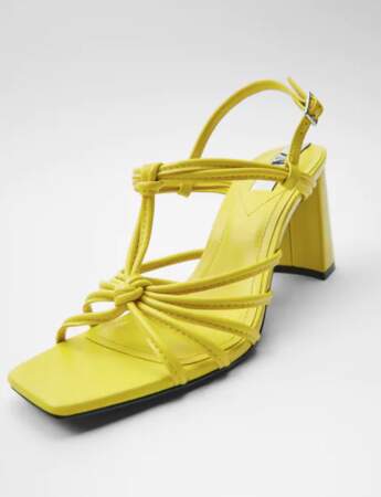 Sandales bout carré : jaune et avec un noeud