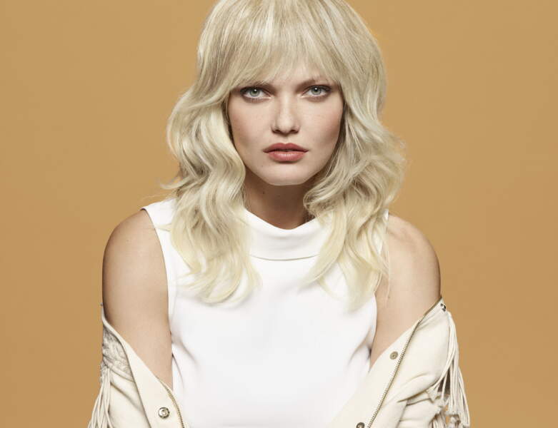Carré Long Blond Avec Frange