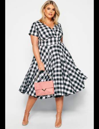 Robe grande taille : pin’up