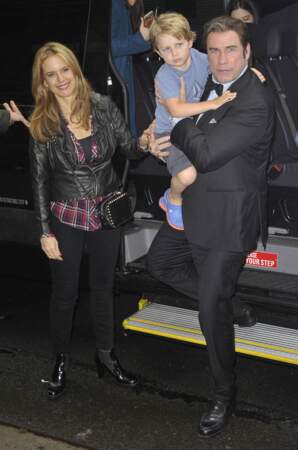 John Travolta avec son fils Benjamin et sa femme Kelly Preston lors de lémission "Late Show With David Letterman"