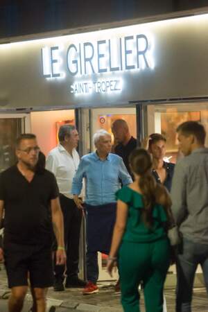 Bernard Tapie, sa femme Dominique et leurs amis se sont rendus au restaurant "Le Girelier"...
