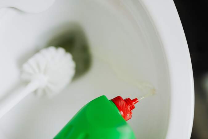 L’erreur que l’on fait tous en lavant nos toilettes