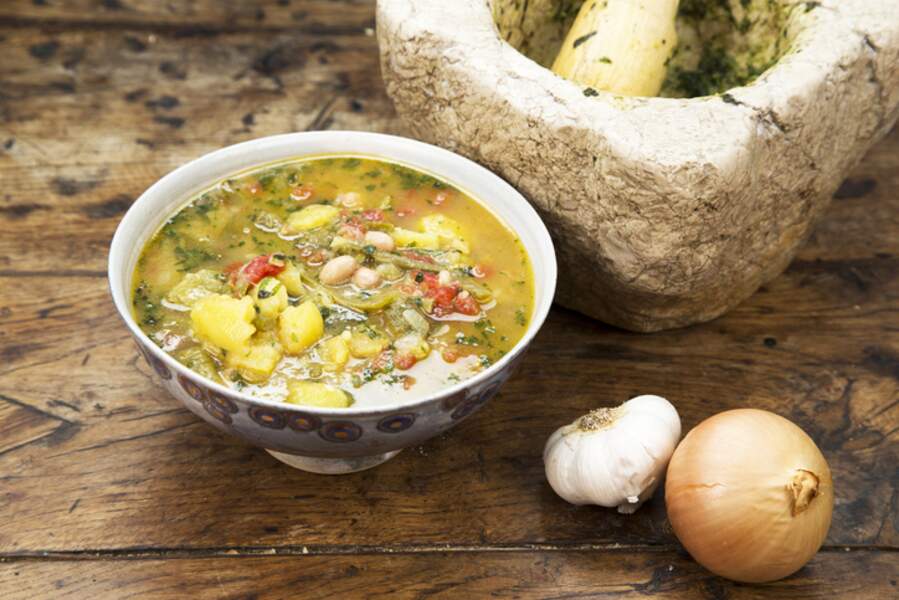 "Tous en cuisine" : la recette de la soupe au pistou de Cyril Lignac