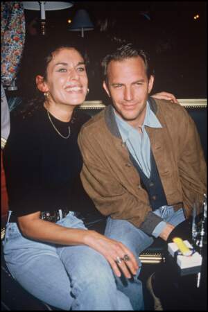Kevin Costner et sa première épouse, Cindy Silva, à Milan, en 1992