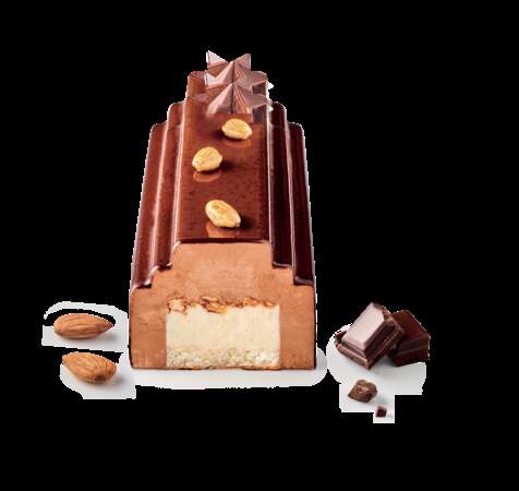 Bûche chocolat noir, crème brûlée vanille et noix de pécan inspirée de  Nicolas Léger - Surprises et Gourmandises