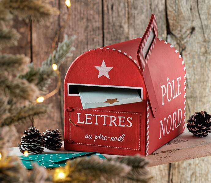 Déco de fêtes : comment peindre une boîte aux lettres pour le Père Noël 