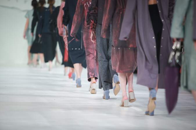 14 - Quel couturier célèbre a ému le monde de la mode en organisant son dernier défilé en janvier 2020 ?
