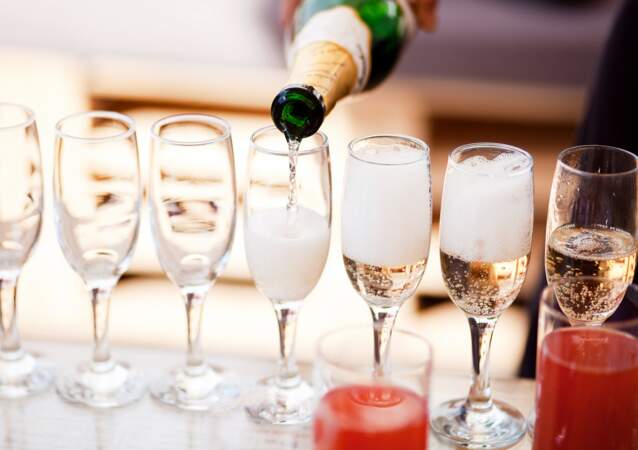 Les erreurs que l'on fait tous avec le champagne (et qui gâchent tout !)