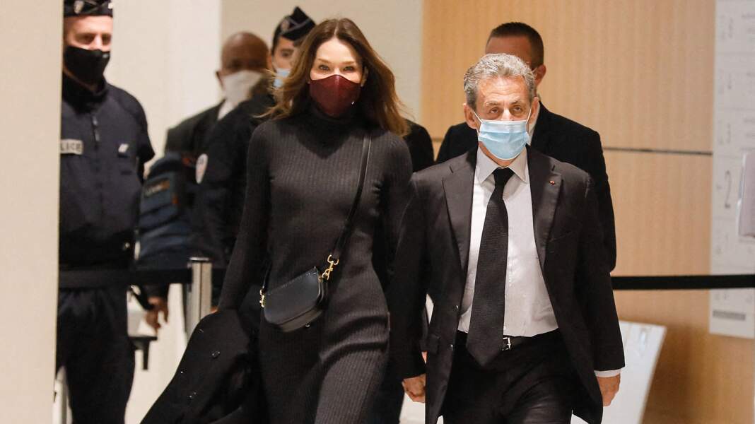 Carla Bruni arrive pour la première fois au côté de son mari Nicolas Sarkozy 