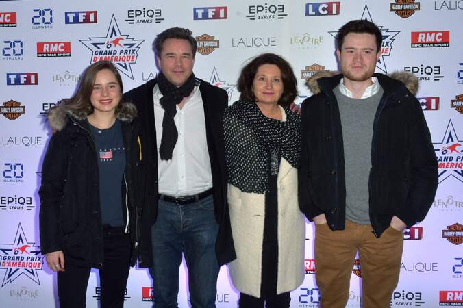 femme Christèle et leurs enfants Victoire et Amaury à la 97ème édition du Grand Prix d'Amérique, à l'hippodrome de Vincennes, le 28 janvier 2018.