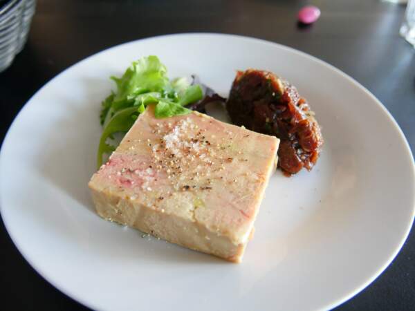 
La recette du foie gras mi-cuit express et chutney de dattes de Cyril Lignac