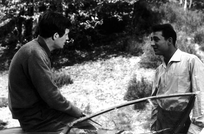 Jean-Paul Belmondo et Claude Brasseur sur le tournage du film "Les Distractions" en 1960.