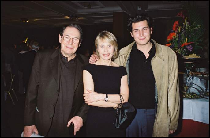 Robert Hossein, sa troisième épouse Candice Patou et leur fils Julien (1999)